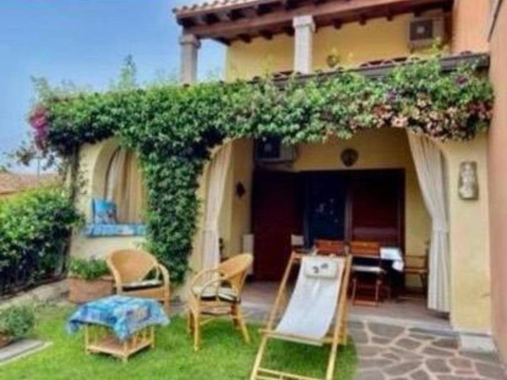 casa indipendente in vendita a San Teodoro(SS) in zona Buddittogliu Straulas