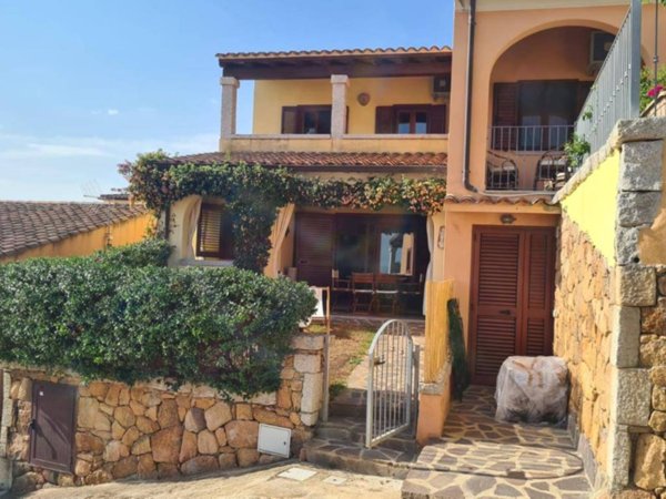 casa indipendente in vendita a San Teodoro(SS) in zona Buddittogliu Straulas