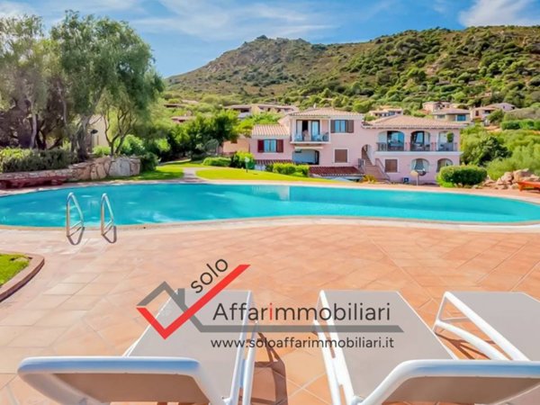 intera palazzina in vendita a San Teodoro(SS) in zona Lu Fraili