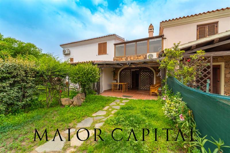casa indipendente in vendita a San Teodoro(SS) in zona La Cinta