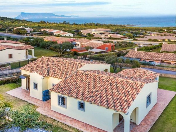 casa indipendente in vendita a San Teodoro(SS) in zona Costa Caddu