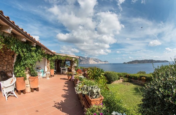casa indipendente in vendita a San Teodoro(SS) in zona Monte Petrosu