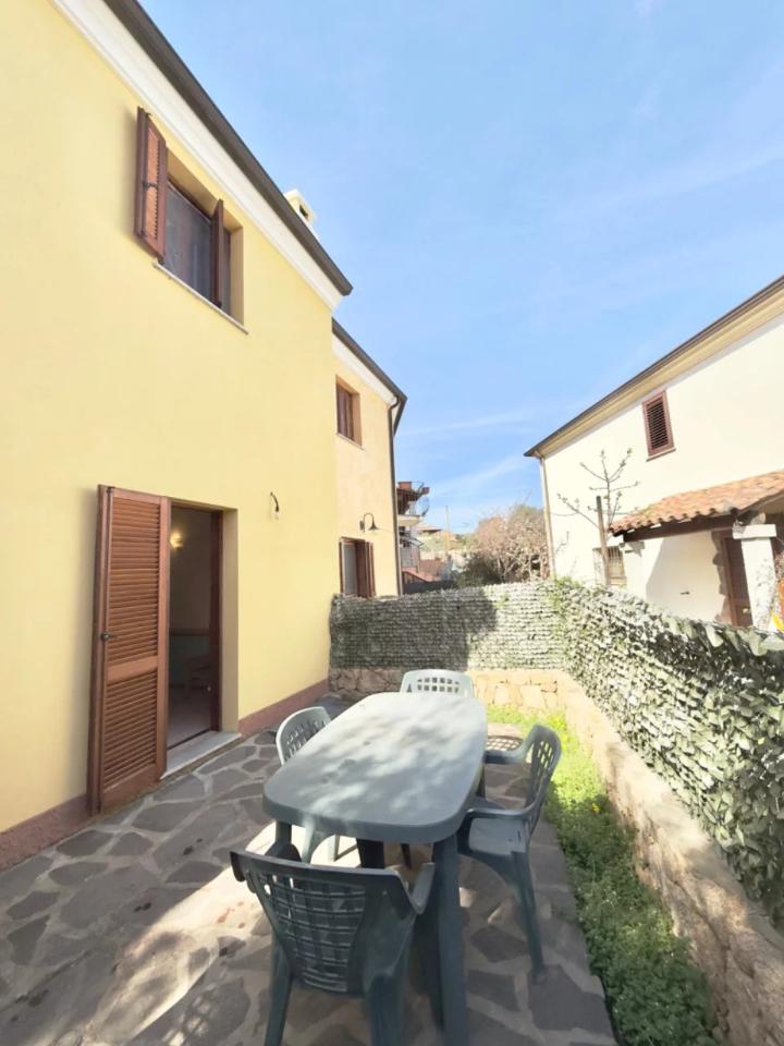 casa indipendente in vendita a San Teodoro(SS) in zona La Cinta