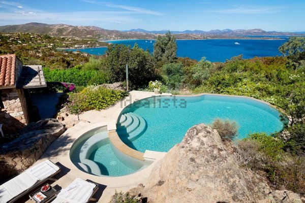 casa indipendente in vendita a San Teodoro(SS) in zona Monte Petrosu