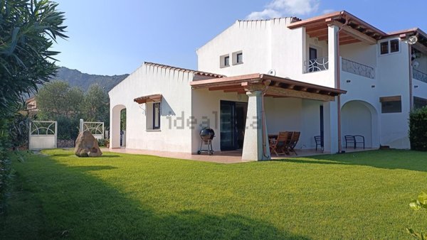 casa indipendente in vendita a San Teodoro(SS) in zona Lu Fraili