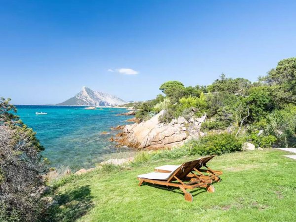 casa indipendente in vendita a San Teodoro(SS) in zona Monte Petrosu