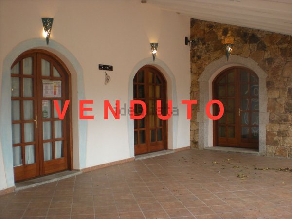 negozio in vendita a San Teodoro(SS) in zona La Cinta