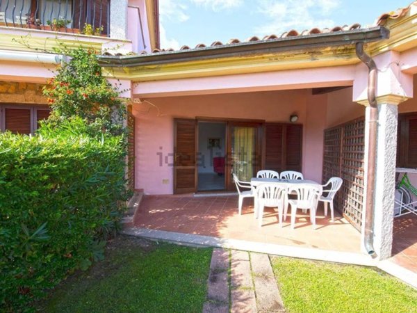 casa indipendente in vendita a San Teodoro(SS) in zona Suaredda / La Traversa