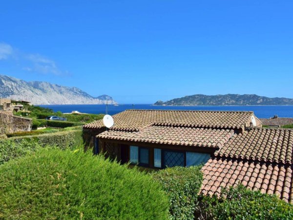 casa indipendente in vendita a San Teodoro(SS) in zona Monte Petrosu
