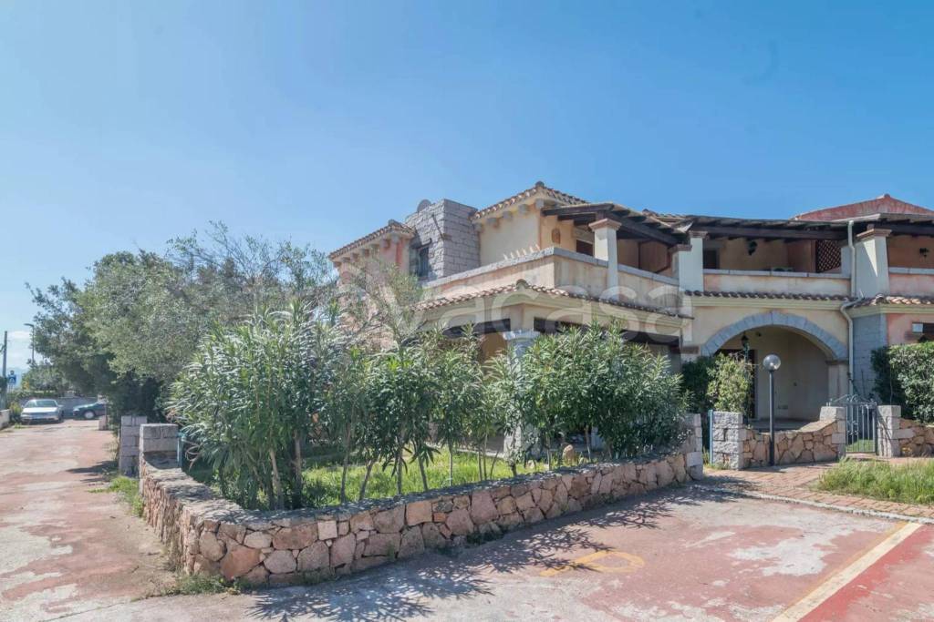 casa indipendente in vendita a San Teodoro(SS) in zona Lu Fraili