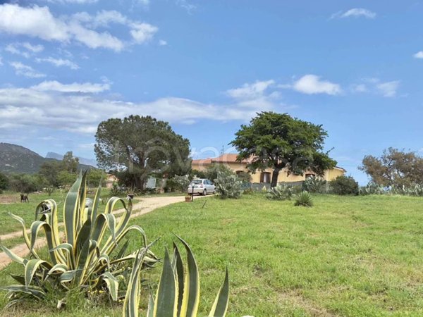 casa indipendente in vendita a San Teodoro(SS) in zona La Cinta