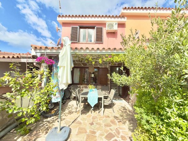 casa indipendente in vendita a San Teodoro(SS) in zona Lu Impostu