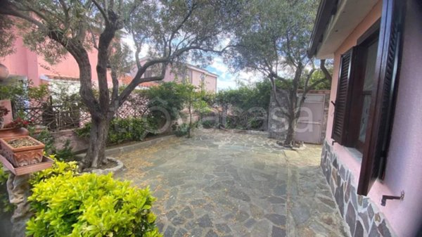 casa indipendente in vendita a San Teodoro(SS) in zona Lu Fraili