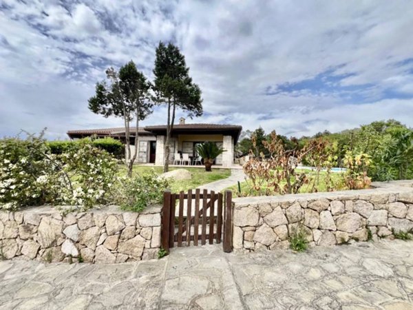 casa indipendente in vendita a San Teodoro(SS) in zona Monte Petrosu