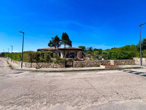 casa indipendente in vendita a San Teodoro(SS) in zona Monte Petrosu