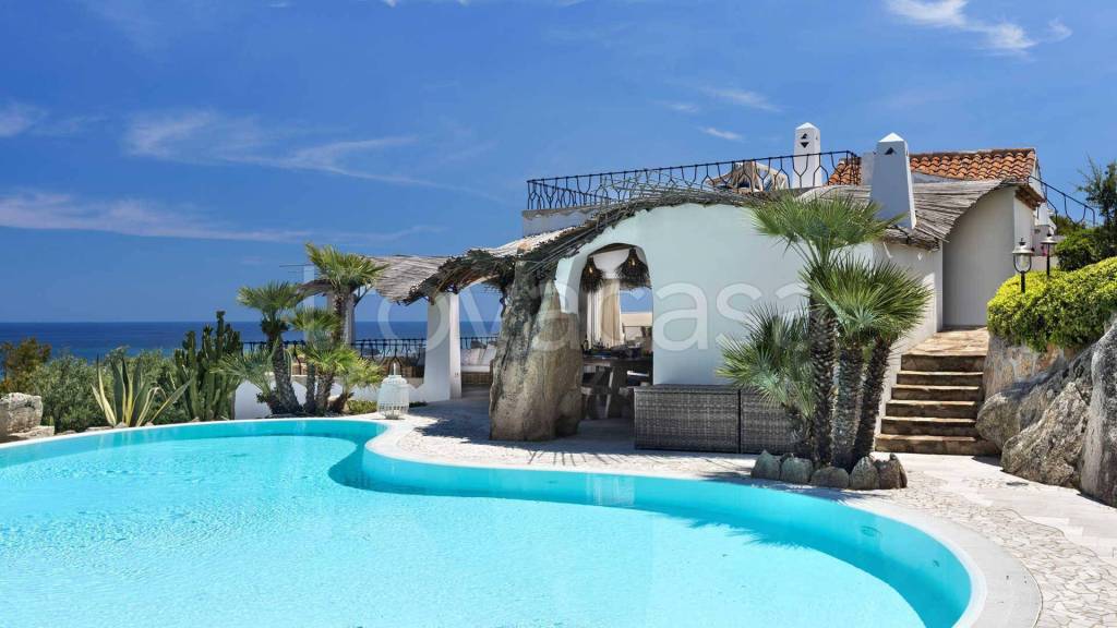casa indipendente in vendita a San Teodoro(SS) in zona Costa Caddu