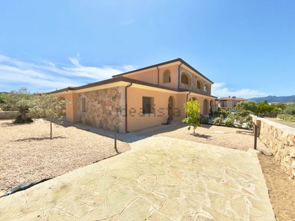 casa indipendente in vendita a San Teodoro(SS) in zona Monte Petrosu