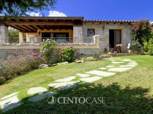 casa indipendente in vendita a San Teodoro(SS) in zona Monte Petrosu