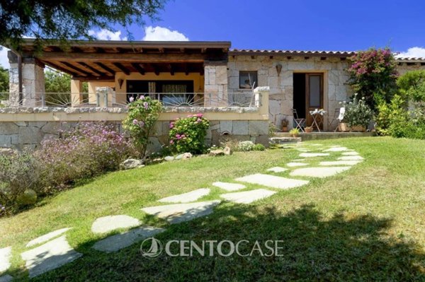 casa indipendente in vendita a San Teodoro(SS) in zona Monte Petrosu