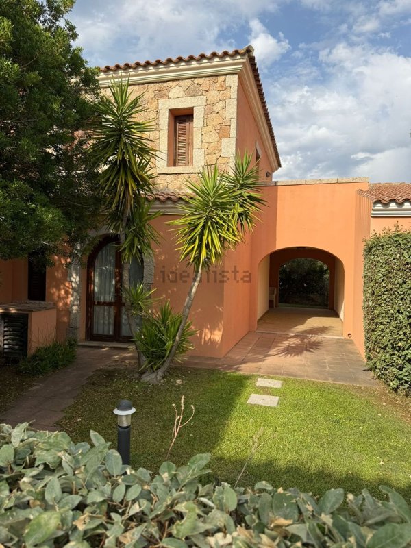 casa indipendente in vendita a San Teodoro(SS)