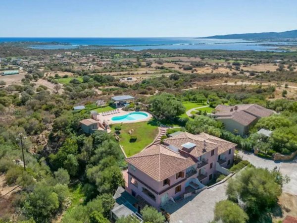 casa indipendente in vendita a San Teodoro(SS) in zona Lu Fraili