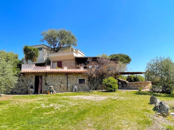 casa indipendente in vendita a San Teodoro(SS)
