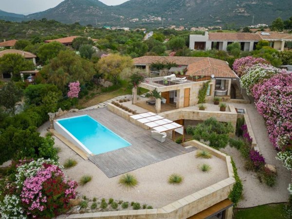 casa indipendente in vendita a San Teodoro(SS) in zona Lu Fraili