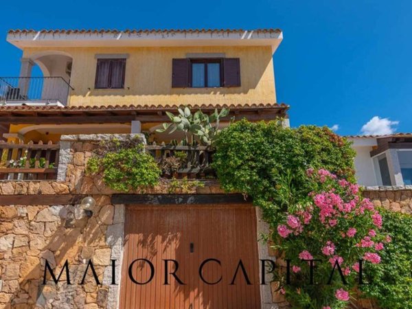 casa indipendente in vendita a San Teodoro(SS) in zona Lu Fraili