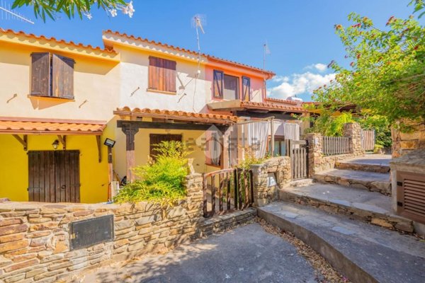casa indipendente in vendita a San Teodoro(SS) in zona San Teodoro centro