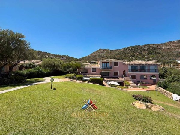 casa indipendente in vendita a San Teodoro(SS) in zona Lu Impostu
