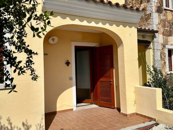 casa indipendente in vendita a San Teodoro(SS) in zona Lu Fraili