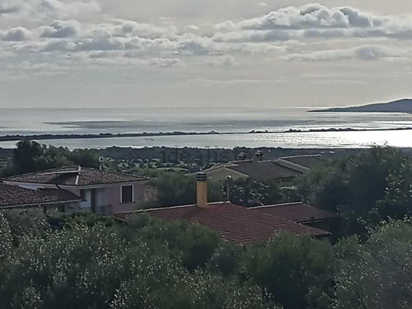 casa indipendente in vendita a San Teodoro(SS) in zona Lu Fraili