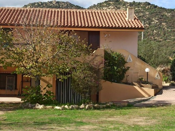 casa indipendente in vendita a San Teodoro(SS)