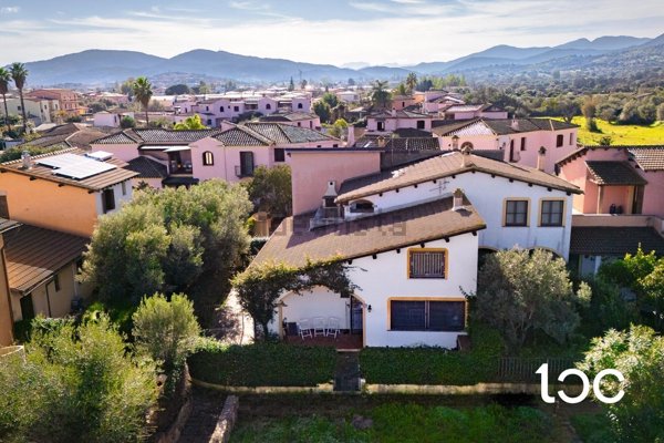 casa indipendente in vendita a San Teodoro(SS) in zona La Cinta