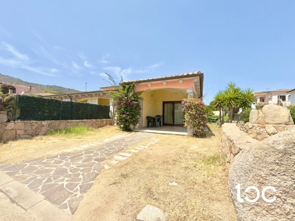 casa indipendente in vendita a San Teodoro(SS) in zona Lu Fraili