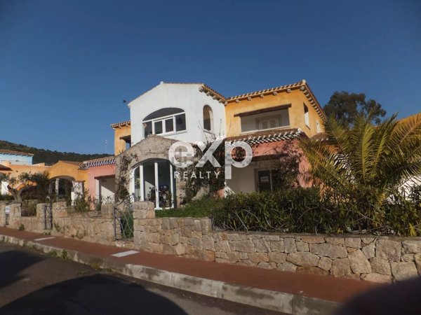 casa indipendente in vendita a San Teodoro(SS) in zona Lu Fraili