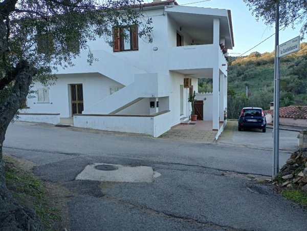 casa indipendente in vendita a San Teodoro(SS) in zona Buddittogliu Straulas