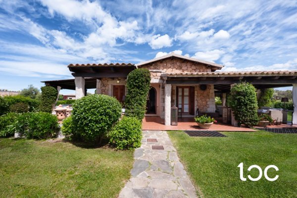 casa indipendente in vendita a San Teodoro(SS) in zona Lu Impostu