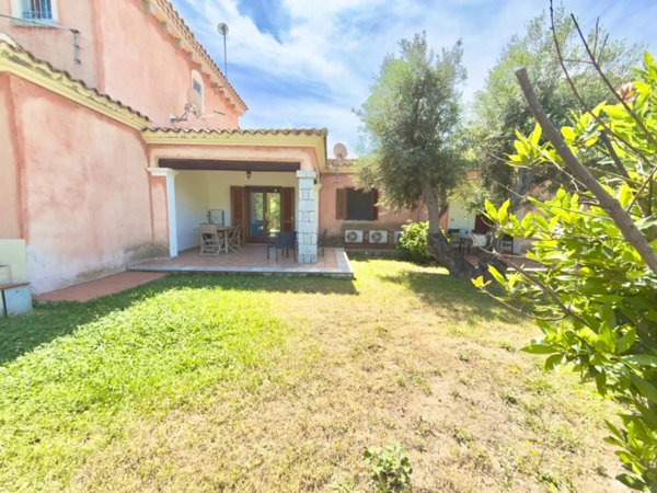 casa indipendente in vendita a San Teodoro(SS) in zona La Cinta