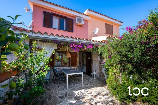 casa indipendente in vendita a San Teodoro(SS) in zona Lu Impostu