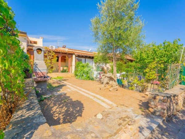 casa indipendente in vendita a San Teodoro(SS) in zona San Teodoro centro