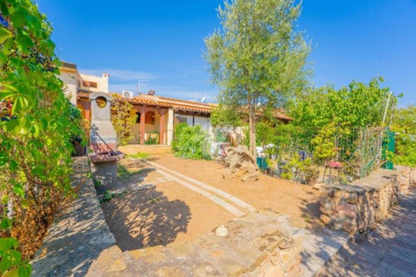 casa indipendente in vendita a San Teodoro(SS) in zona San Teodoro centro