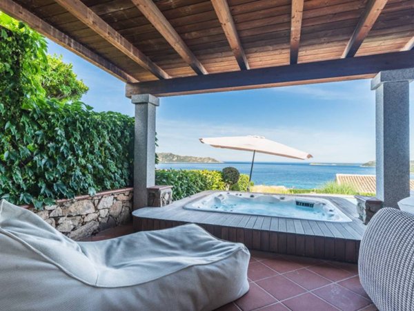 casa indipendente in vendita a San Teodoro(SS) in zona Monte Petrosu