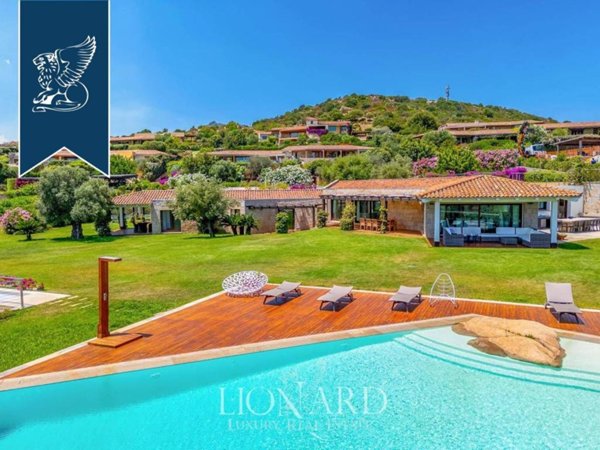 casa indipendente in vendita a San Teodoro(SS) in zona Lu Fraili