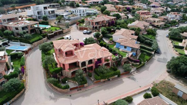 casa indipendente in vendita a San Teodoro(SS) in zona La Cinta