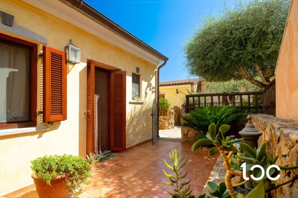 casa indipendente in vendita a San Teodoro(SS) in zona Lu Fraili