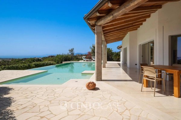 casa indipendente in vendita a San Teodoro(SS) in zona Monte Petrosu