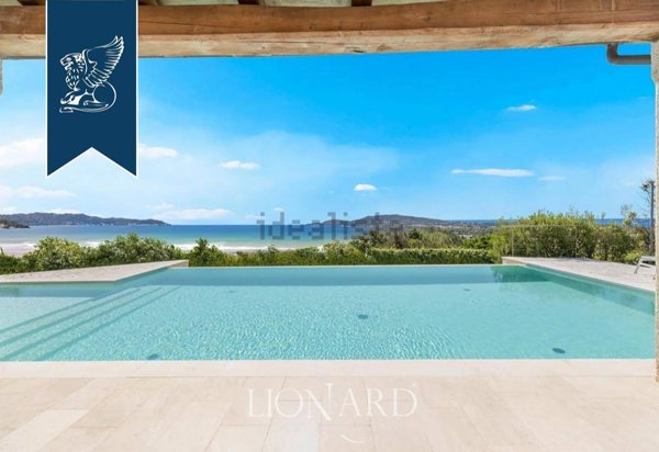 casa indipendente in vendita a San Teodoro(SS) in zona Monte Petrosu