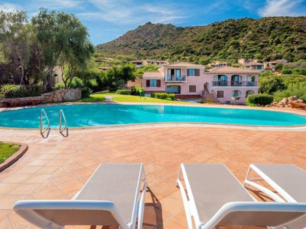 casa indipendente in vendita a San Teodoro(SS) in zona Lu Impostu