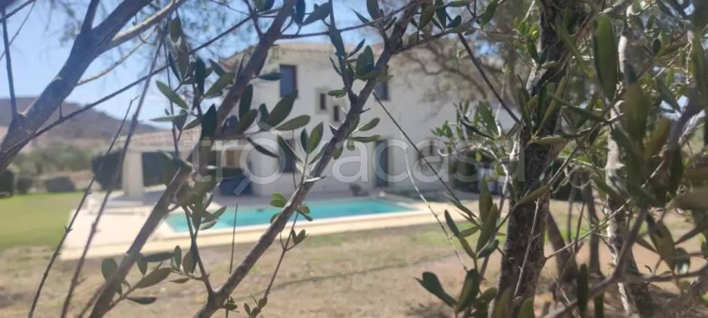 casa indipendente in vendita a San Teodoro(SS) in zona Lu Fraili